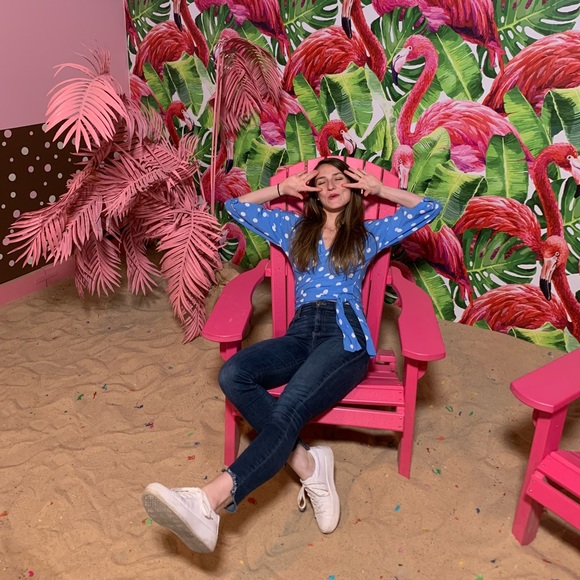 Meet your Posher, Lauren - Picture 1 of 2